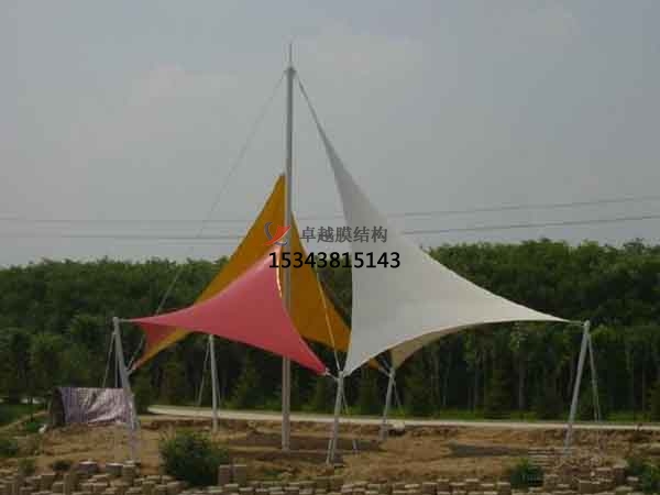 南陽(yáng)商業(yè)廣場(chǎng)張拉膜結(jié)構(gòu)景觀棚/雨棚設(shè)計(jì)搭建